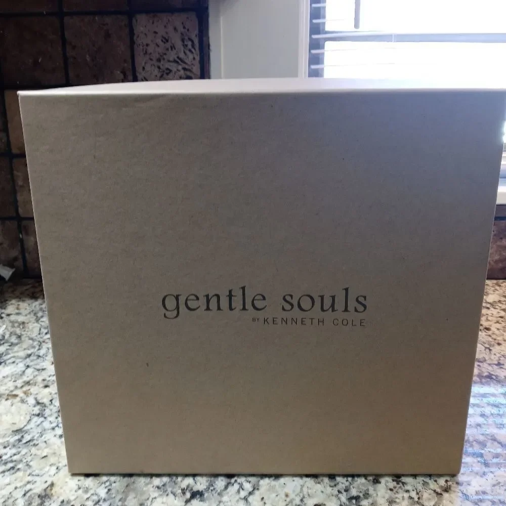 Gentle Souls by Kenneth Cole Sz. 11 Blaise Suede Ankle Wedge Boots